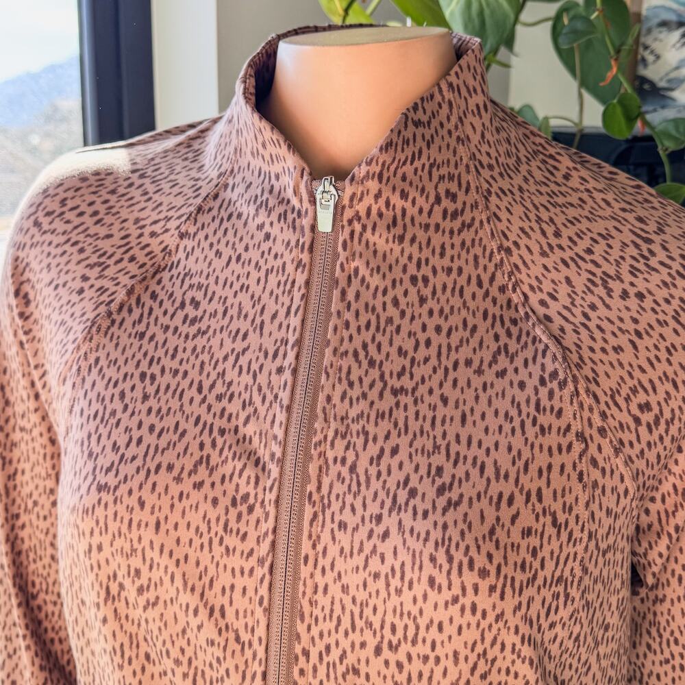 Athleta, Shanti Animal Beige Salutation Jacket, Women's Medium, Activewear - Picture 2 of 11